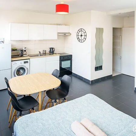 Escale-marne Fr - 102 - Free Parking - Free Luggage Storage - Equipped - Linen Included - Washing Machine - 10mn Walk Metro 8 - Rer A - Panoramic View - From 1 To 4 Guests Apartmán Maisons-Alfort