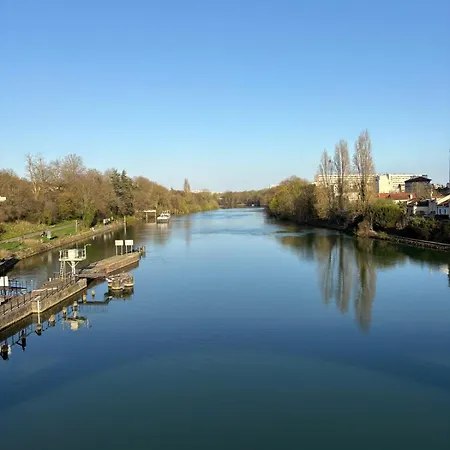 Escale-marne Fr - 102 - Free Parking - Free Luggage Storage - Equipped - Linen Included - Washing Machine - 10mn Walk Metro 8 - Rer A - Panoramic View - From 1 To 4 Guests Maisons-Alfort
